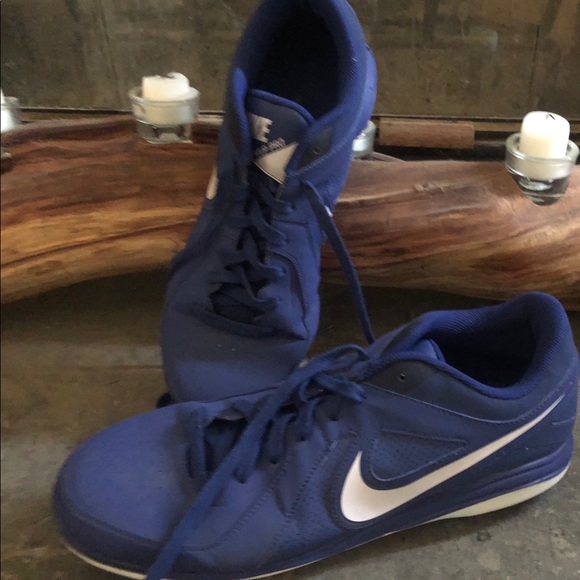 🦃 Nike blue and white baseball cleats - Picture 1 of 5
